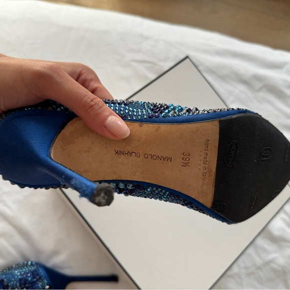Gently Used Manolo Blahnik BB blue Satin Swarovski Embellished Crystal Pumps 9.5 - Picture 9 of 9